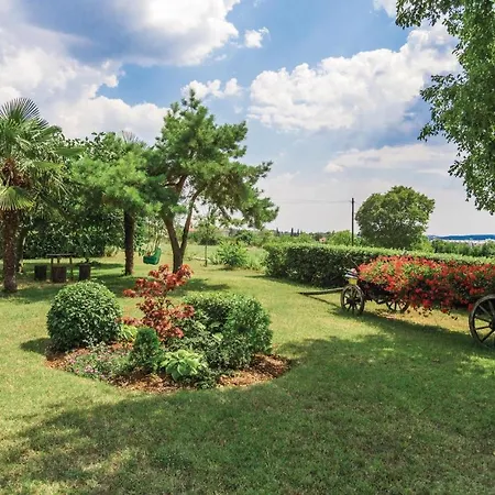 2 Bedroom Amazing In Apartment Kanfanar