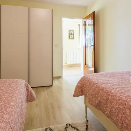 2 Bedroom Amazing In Apartment *