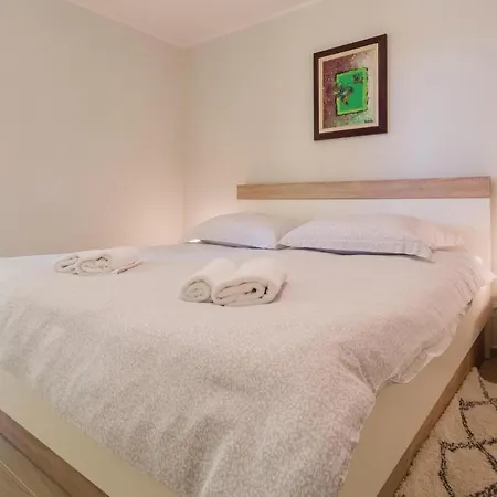 2 Bedroom Amazing In Apartment *