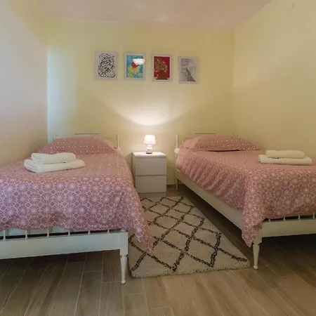 Apartment 2 Bedroom Amazing In *