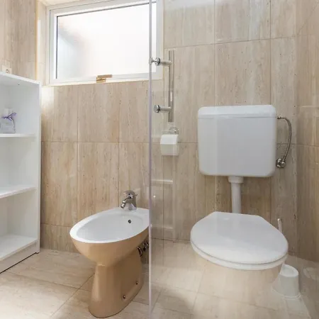 2 Bedroom Amazing In Apartment