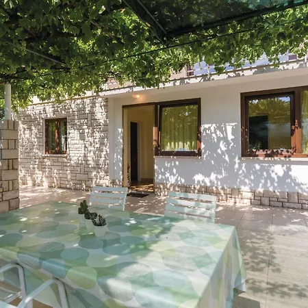 Apartment 2 Bedroom Amazing In